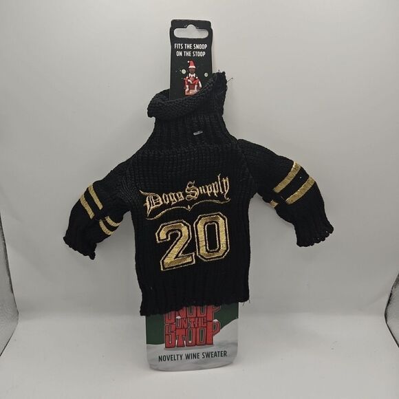 New Snoop On The Stoop Wine Bottle Knit Sweater Fits Doll Black Gold Embroidered - Picture 1 of 14